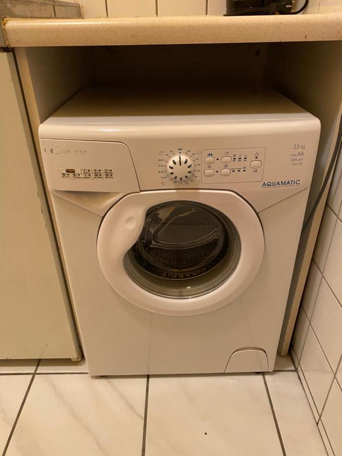 Appartement Pension 700M Zum Ring Вена Экстерьер фото
