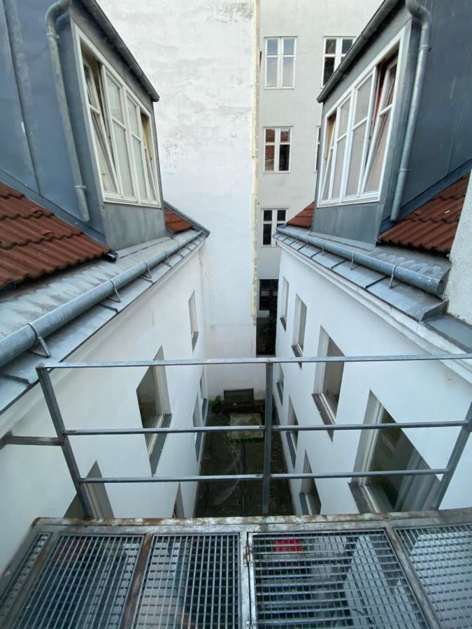 Appartement Pension 700M Zum Ring Вена Экстерьер фото